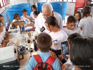 Estudiantes de Quebrada Negra exploran técnicas de reproducción inducida y manejo acuícola en la ACAV
