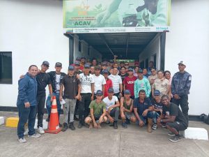 ACAV impulsa recuperación de sus espacios mediante jornada de trabajo voluntario junto a la UNES